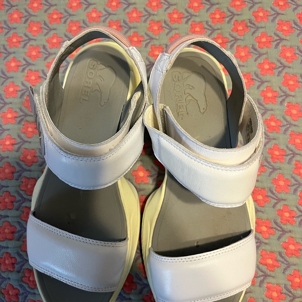 Sorel White Women's Sandals - Picture 5 of 6